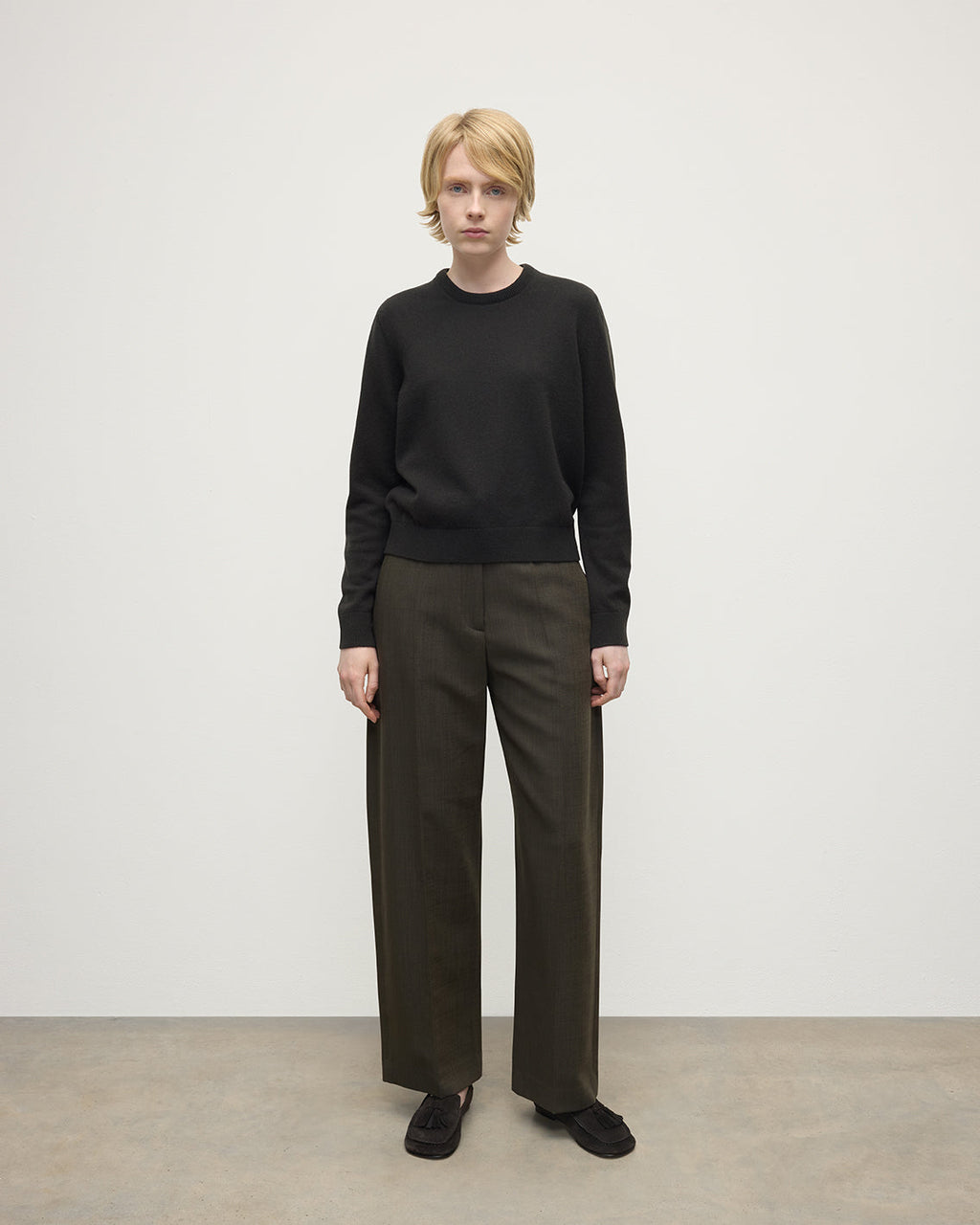 Classic Cashmere Dark Grey Round Neck Jumper