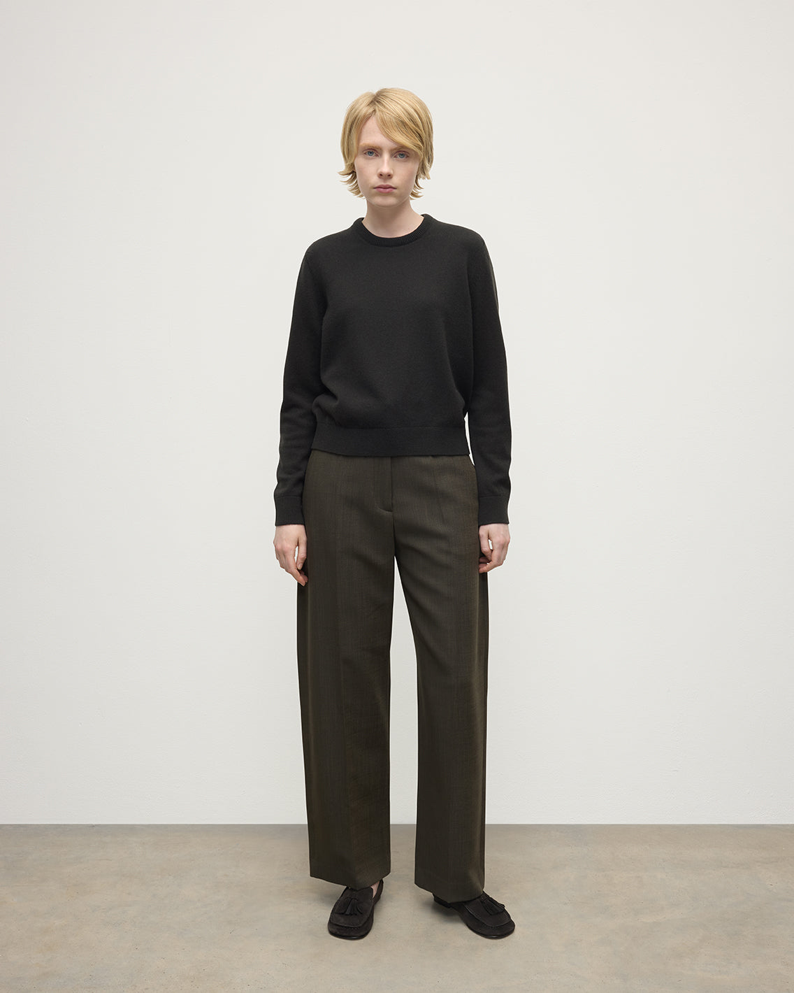 Classic Cashmere Dark Grey Round Neck Jumper