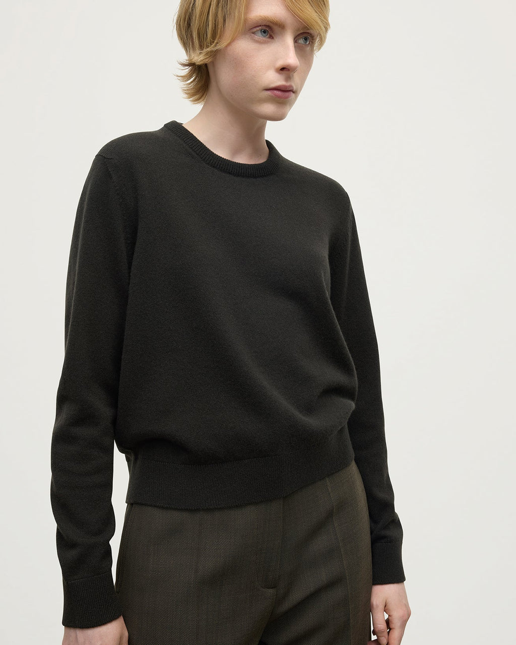 Classic Cashmere Dark Grey Round Neck Jumper