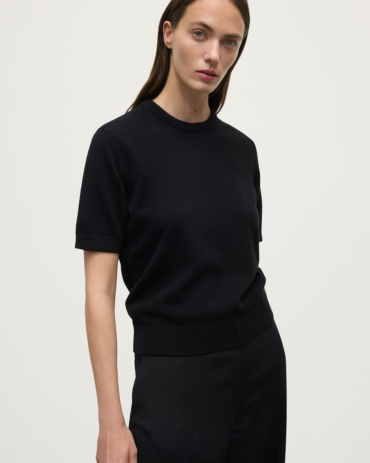 Classic Cashmere Black T-shirt