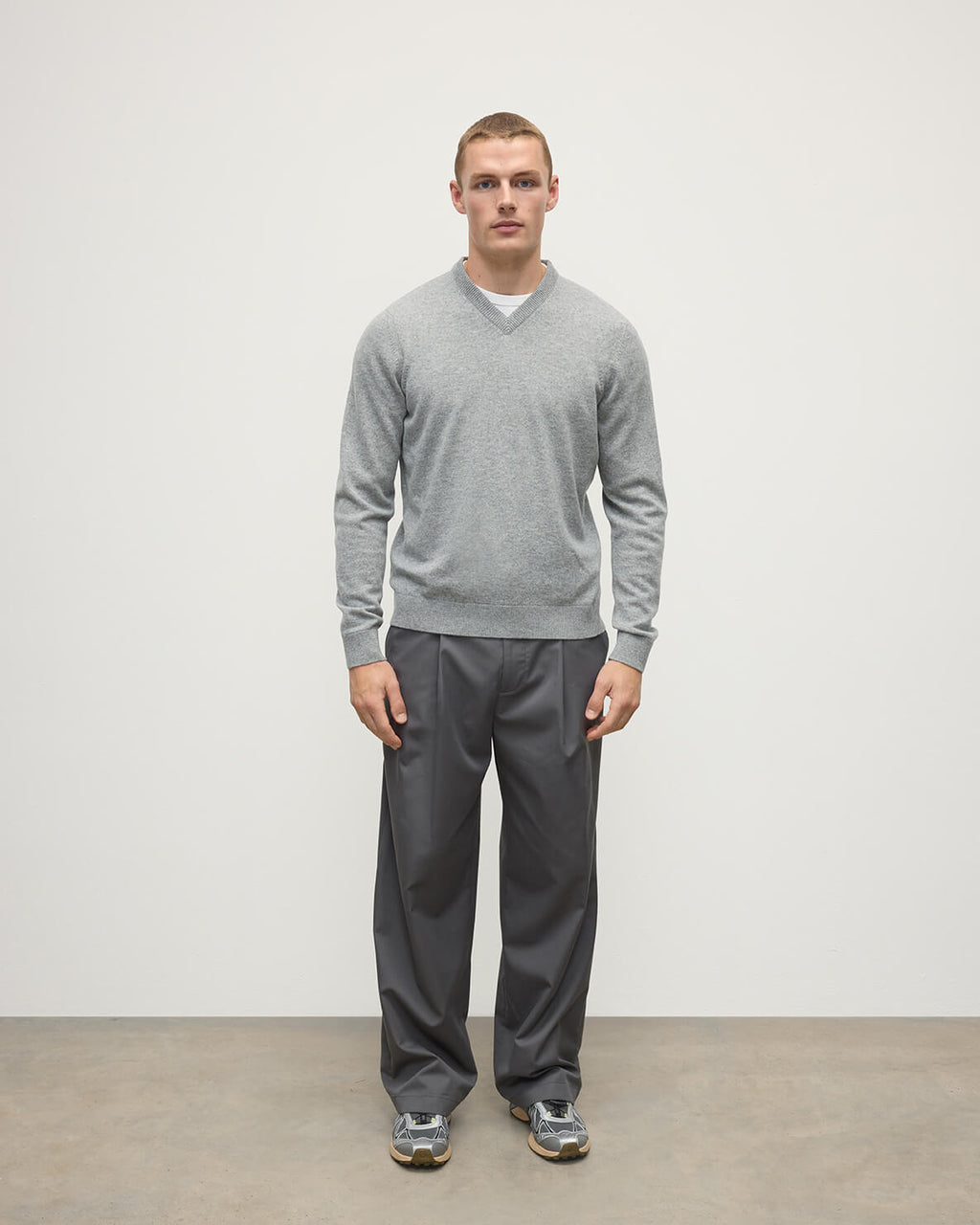 Rory Light Grey Classic Cashmere V-Neck Jumper