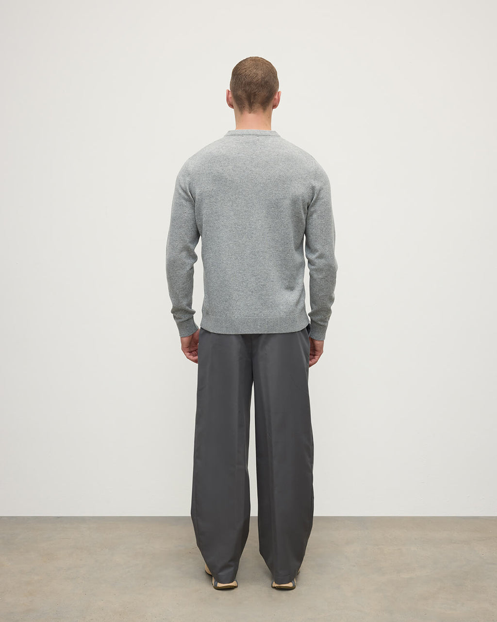 Rory Light Grey Classic Cashmere V-Neck Jumper