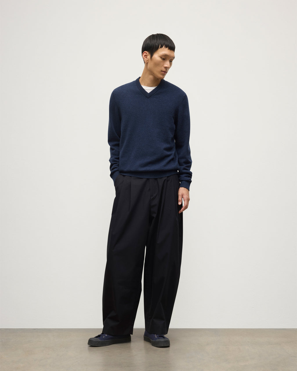 Rory Navy Classic Cashmere V-Neck Jumper