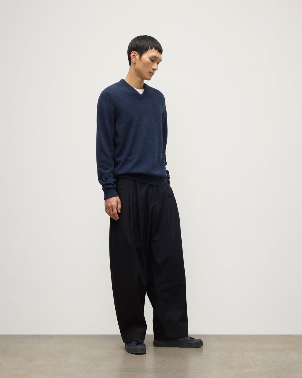 Rory Navy Classic Cashmere V-Neck Jumper