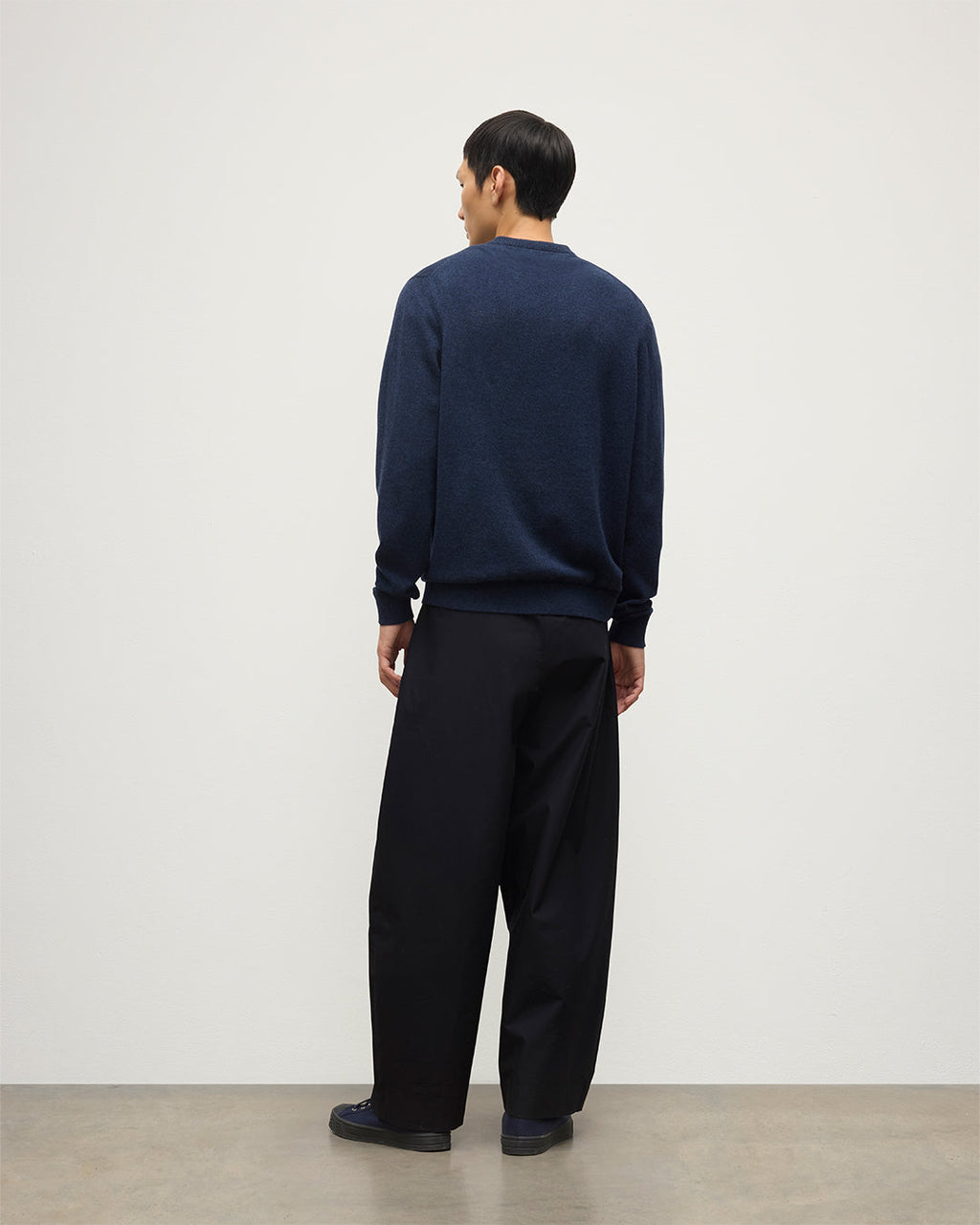 Rory Navy Classic Cashmere V-Neck Jumper