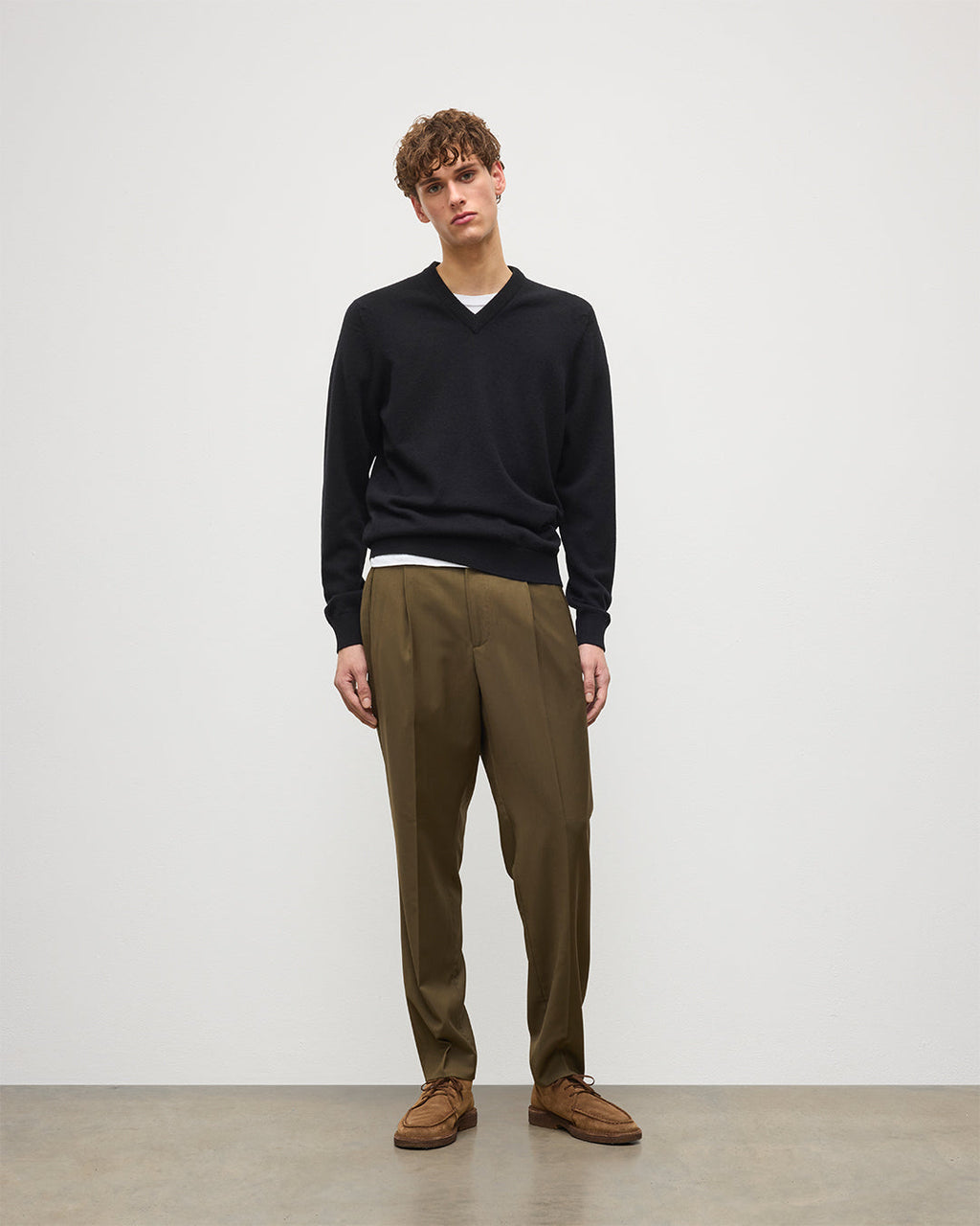 Rory Black Classic Cashmere V-Neck Jumper