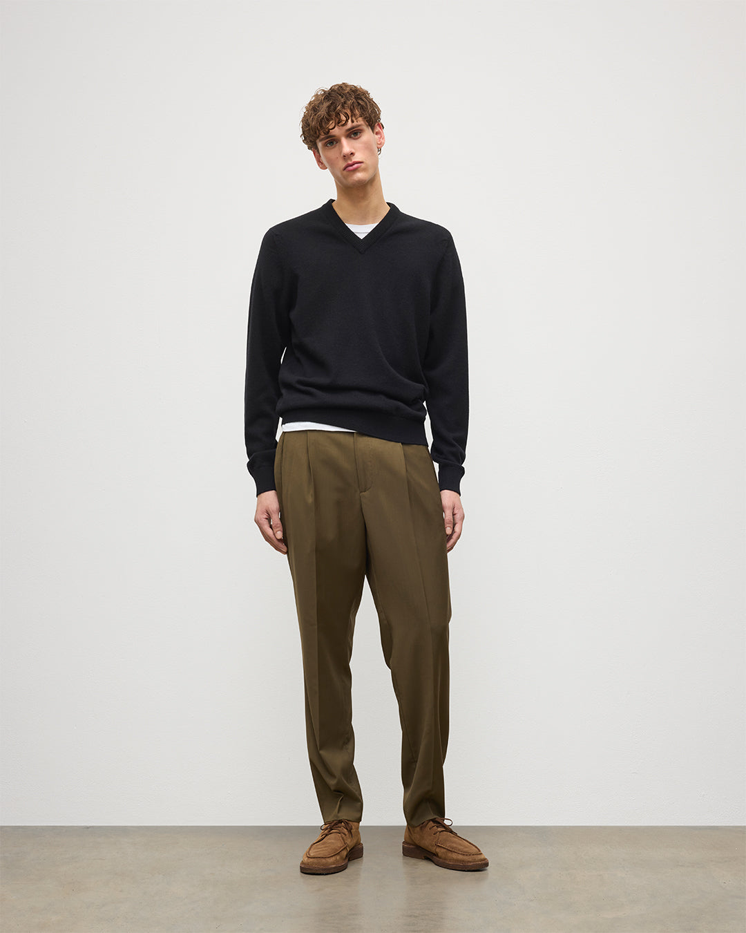 Rory Black Classic Cashmere V-Neck Jumper
