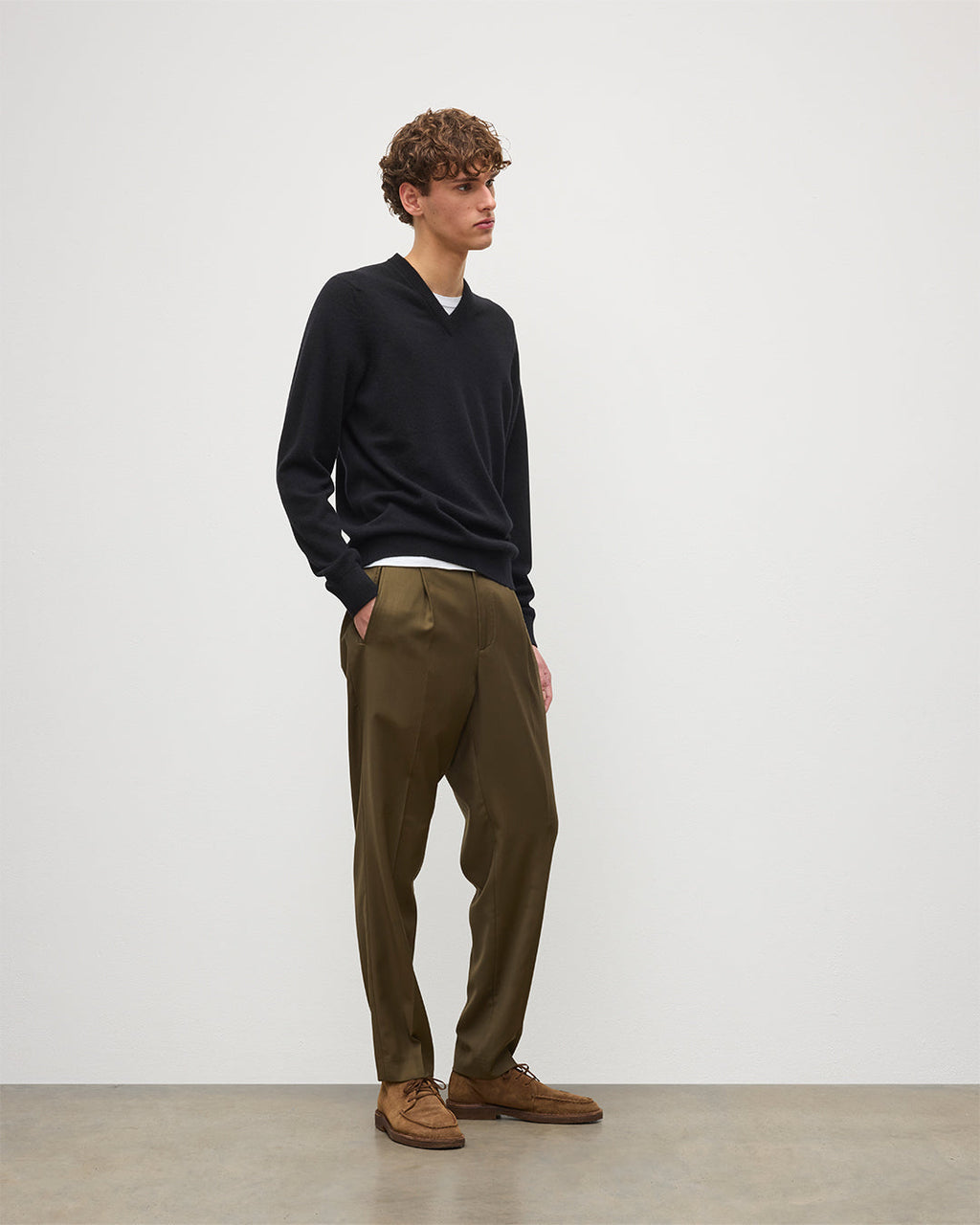 Rory Black Classic Cashmere V-Neck Jumper