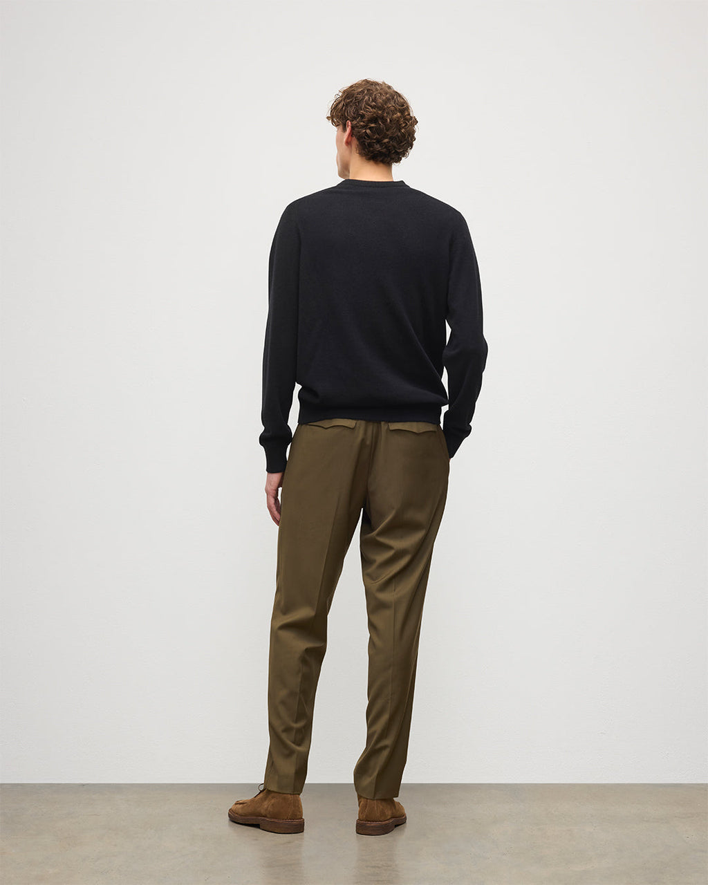 Rory Black Classic Cashmere V-Neck Jumper
