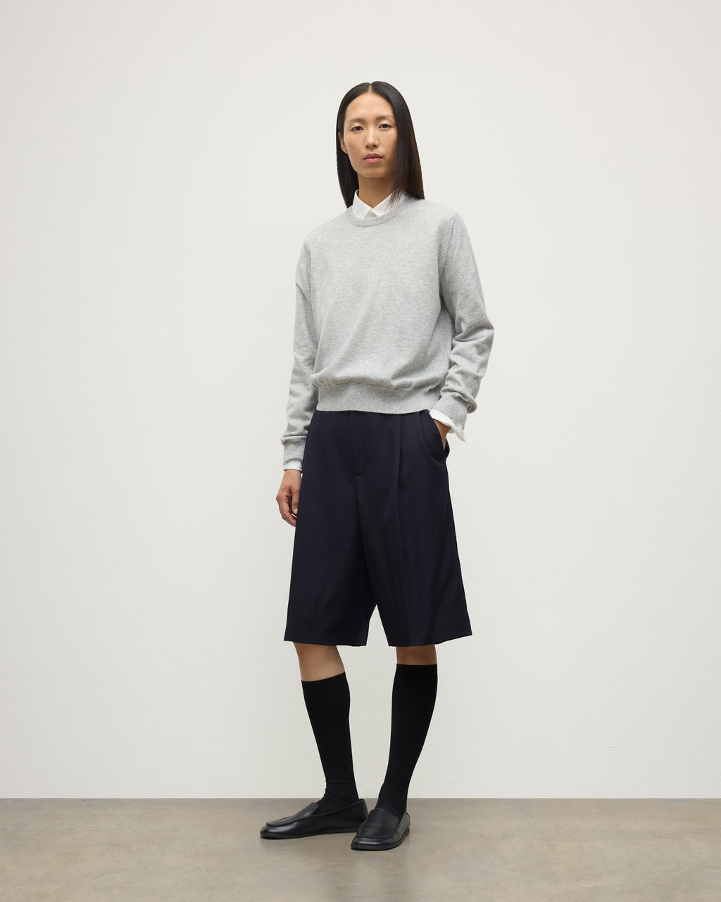 Lunan Pale Grey Classic Cashmere Crew Jumper