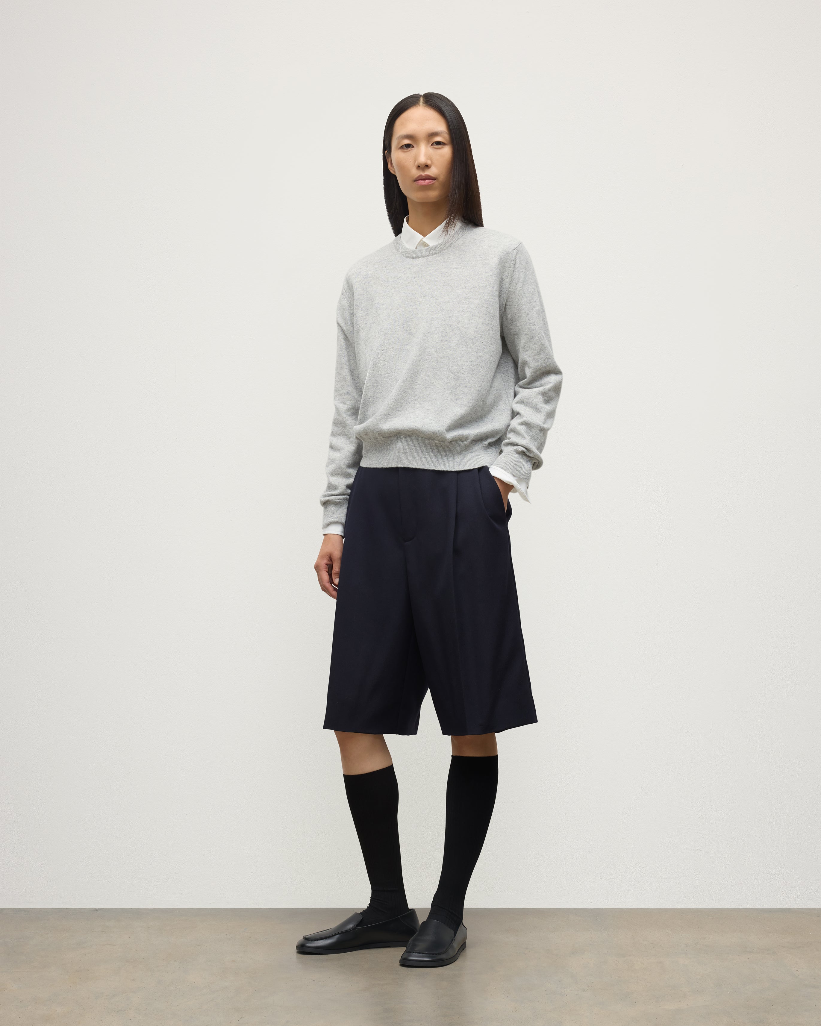 Lunan Pale Grey Classic Cashmere Crew Jumper