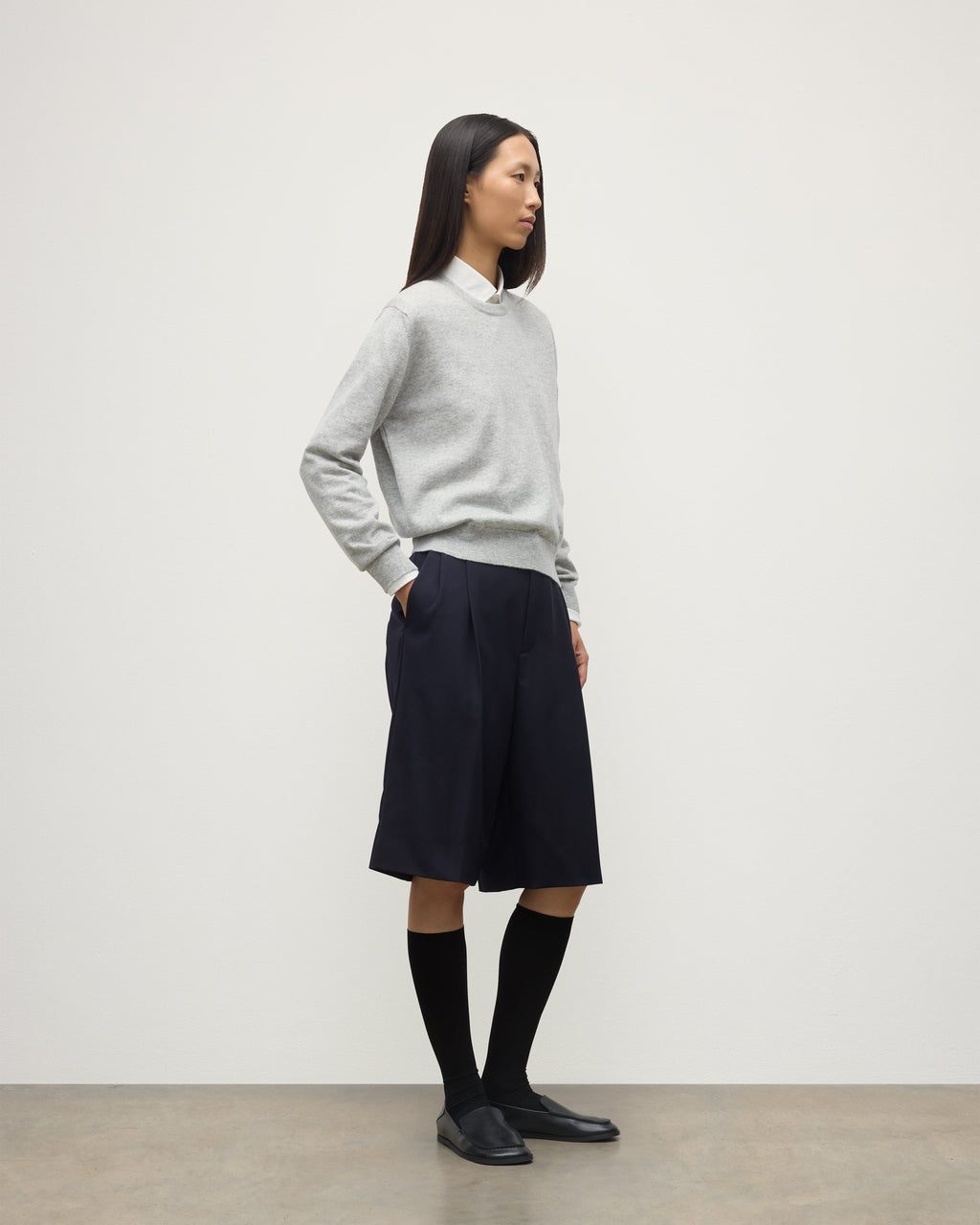 Lunan Pale Grey Classic Cashmere Crew Jumper
