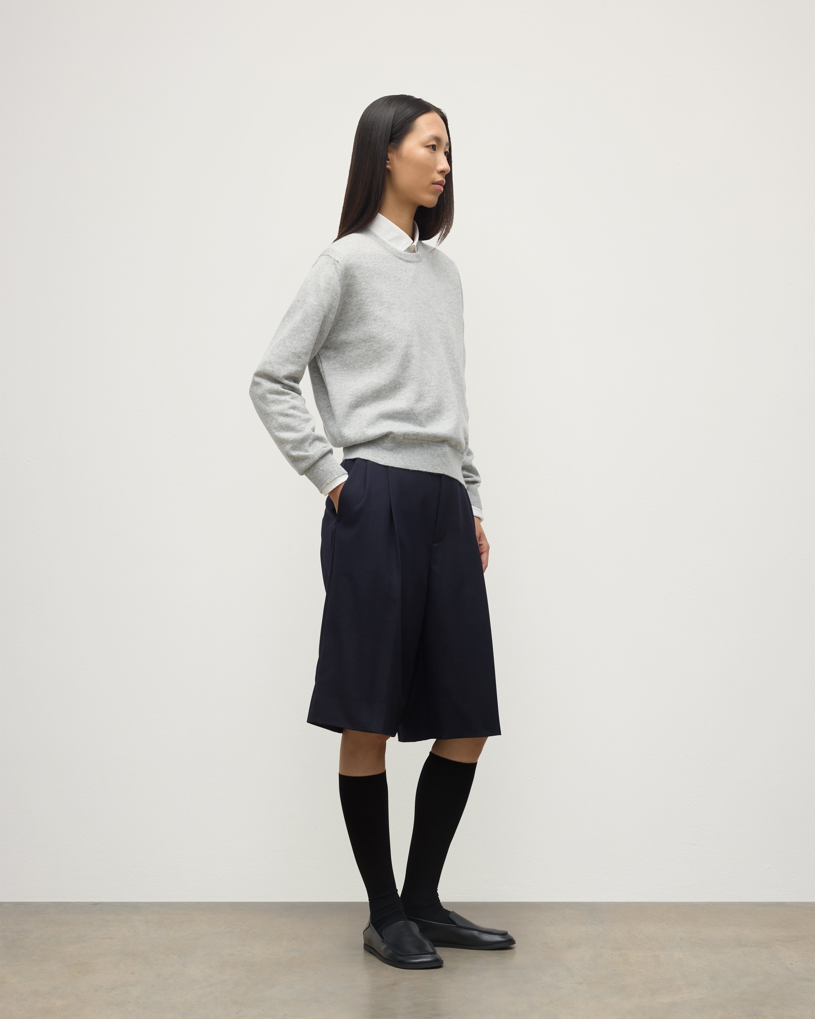 Lunan Pale Grey Classic Cashmere Crew Jumper