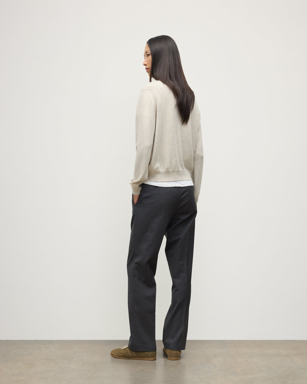 Lunan Natural Classic Cashmere V Neck Jumper