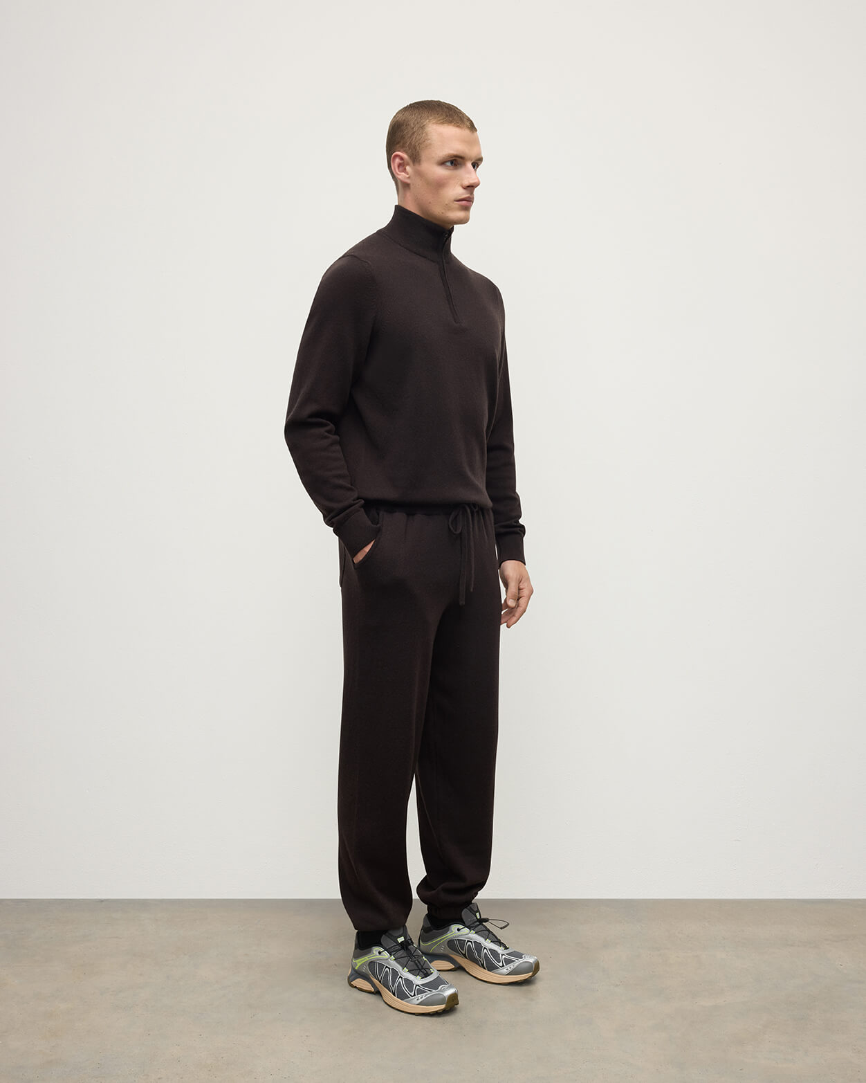 Tapered Cashmere Dark Brown Joggers