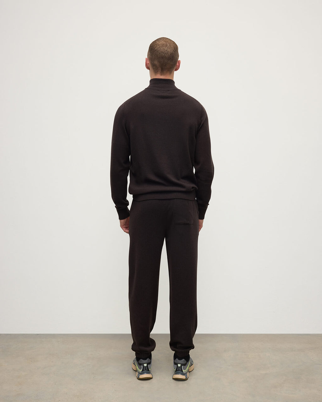 Tapered Cashmere Dark Brown Joggers