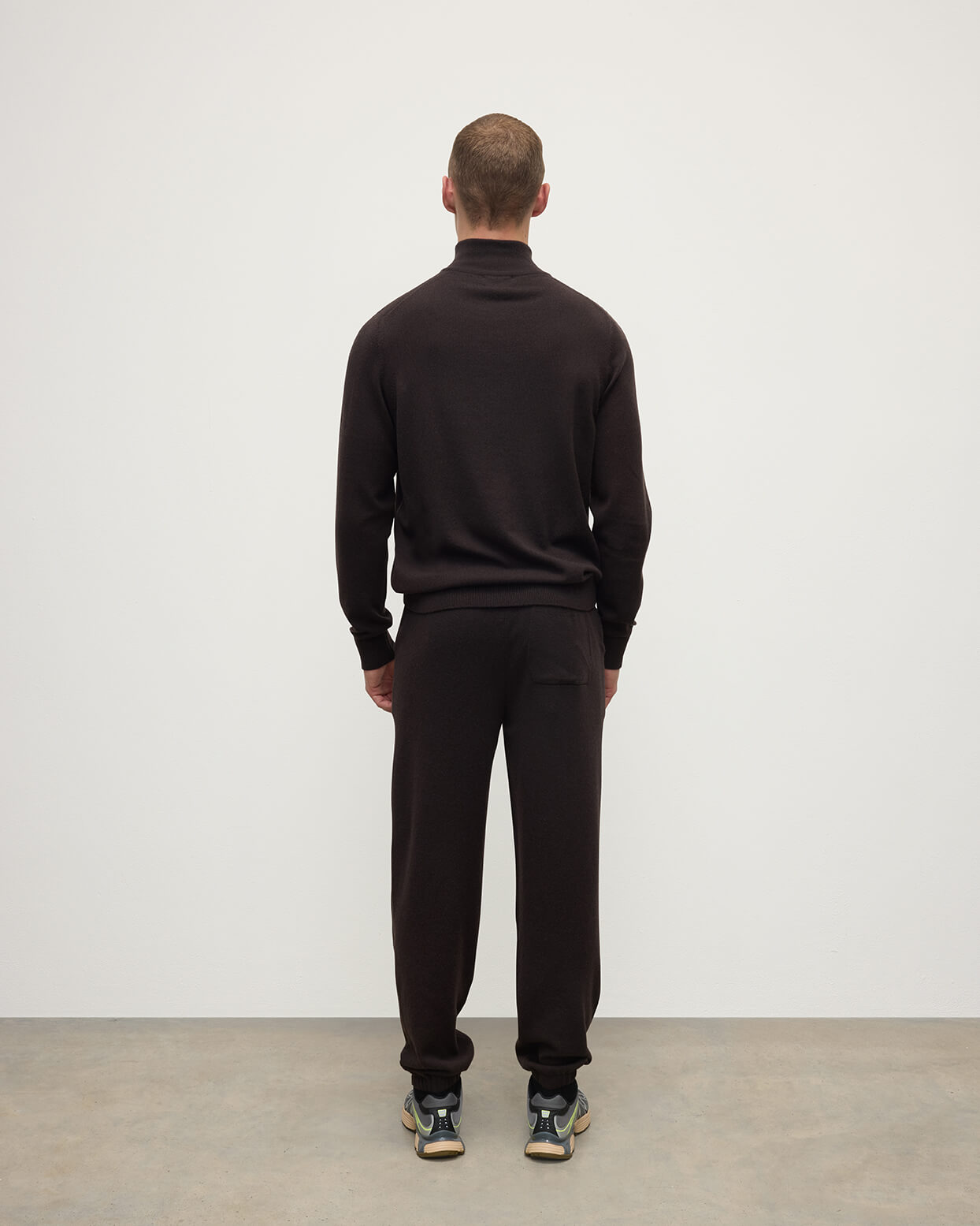 Tapered Cashmere Dark Brown Joggers