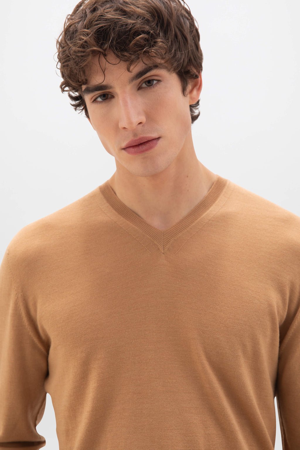 Superfine Merino V Neck Camel Jumper