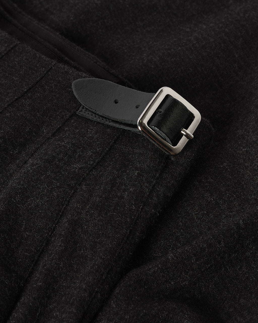 Le Kilt | Johnstons of Elgin Charcoal Long Kilt
