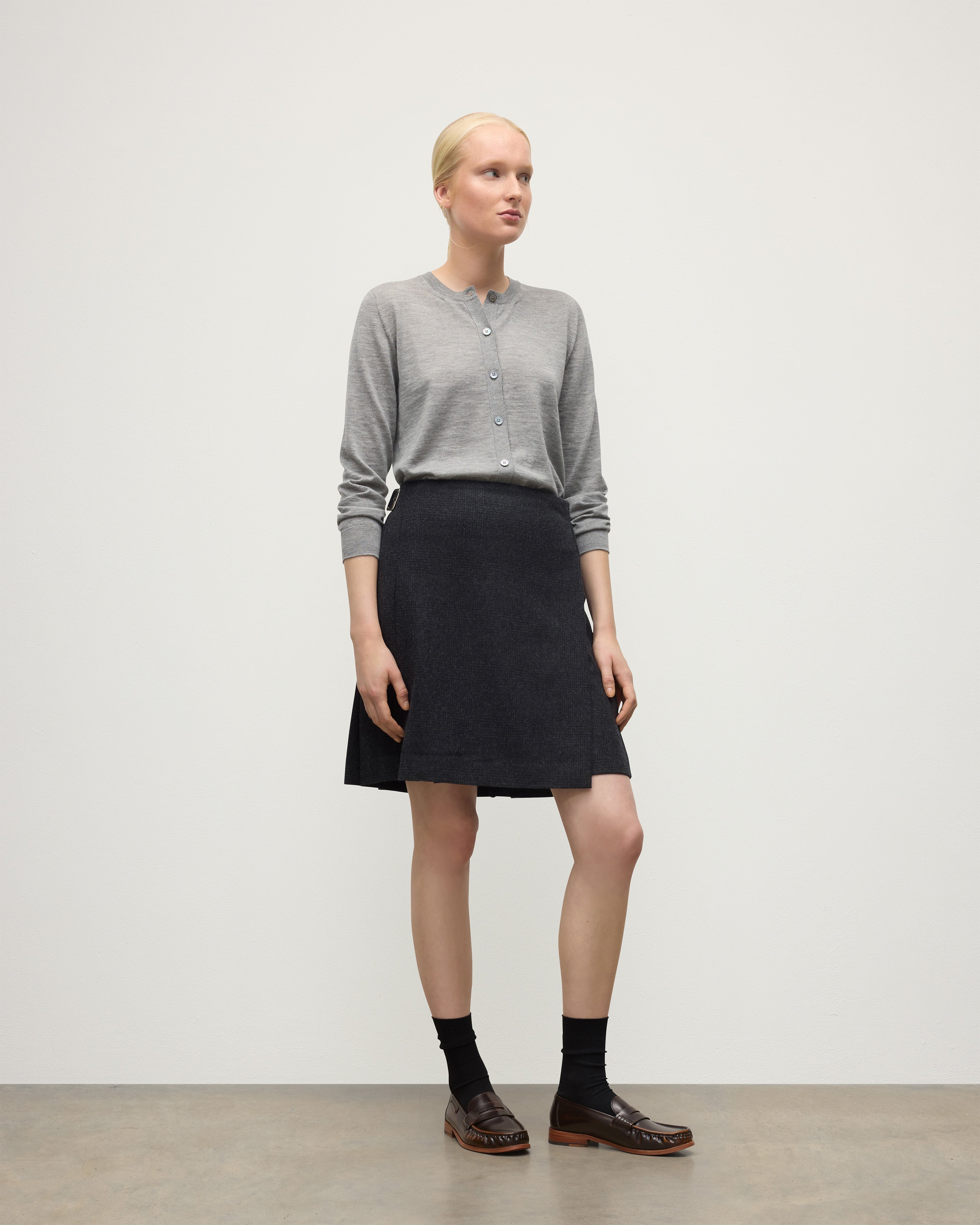 Le Kilt | Johnstons of Elgin Charcoal Kilt