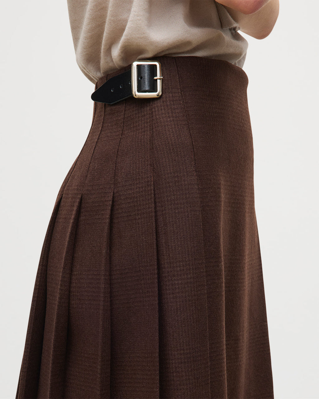 Le Kilt | Johnstons of Elgin Brown Kilt