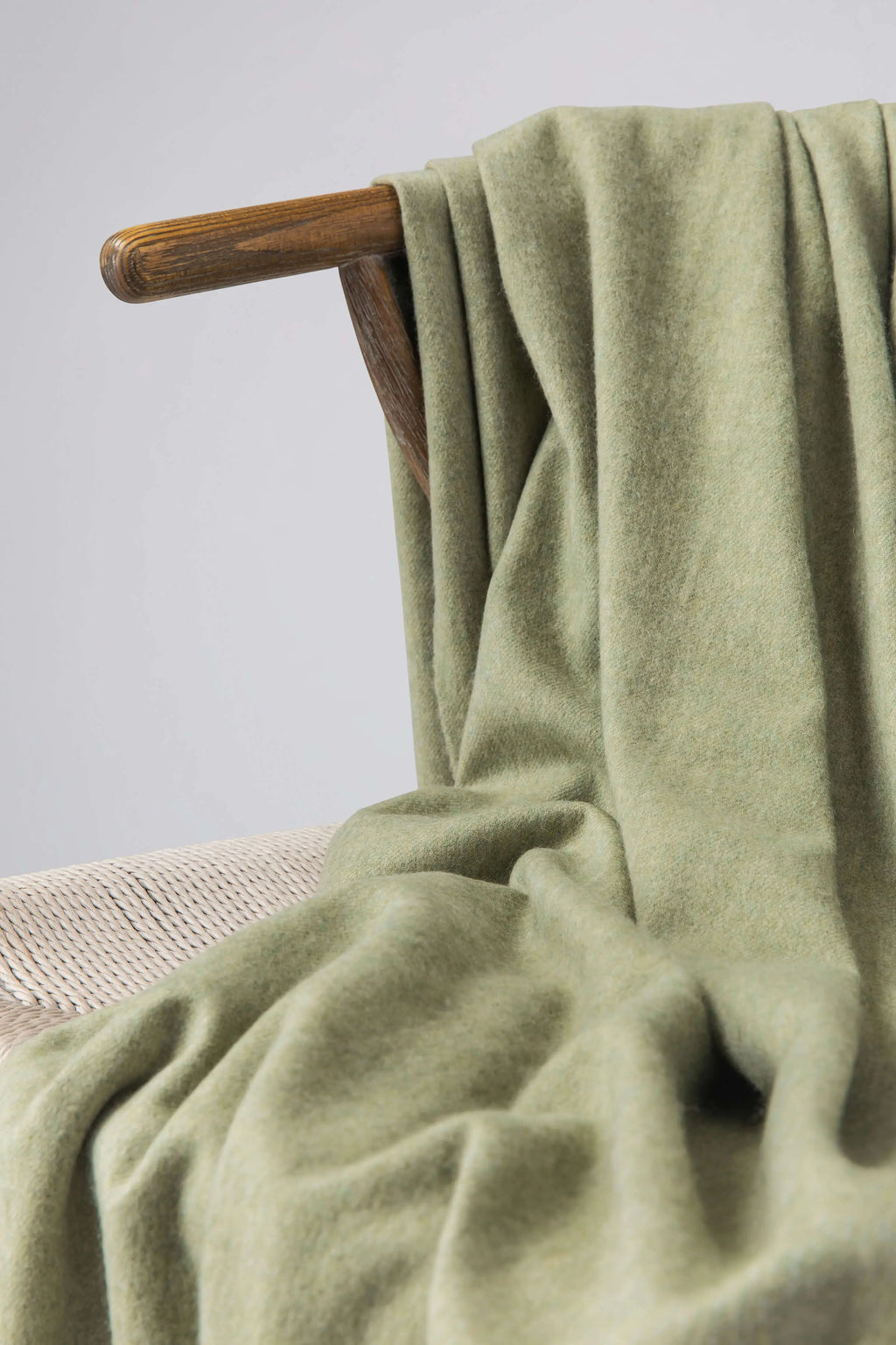 Plain Cashmere Throw in Fern Green