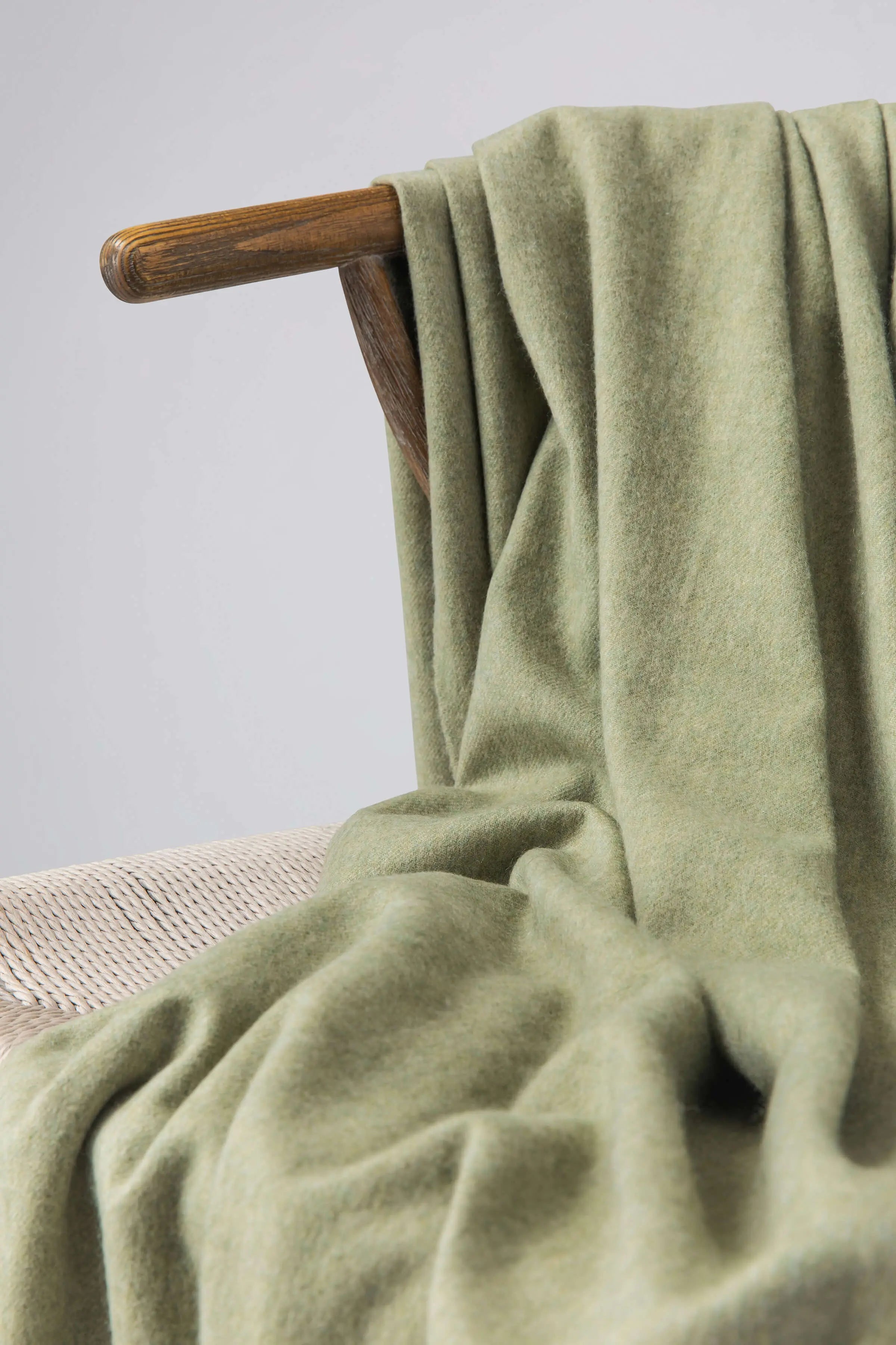 Plain Cashmere Throw in Fern Green
