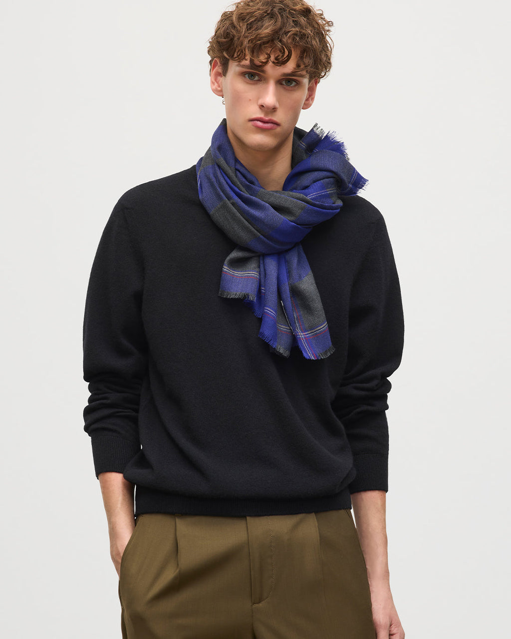 Carnbee Large Gingham Navy Cashmere Scarf