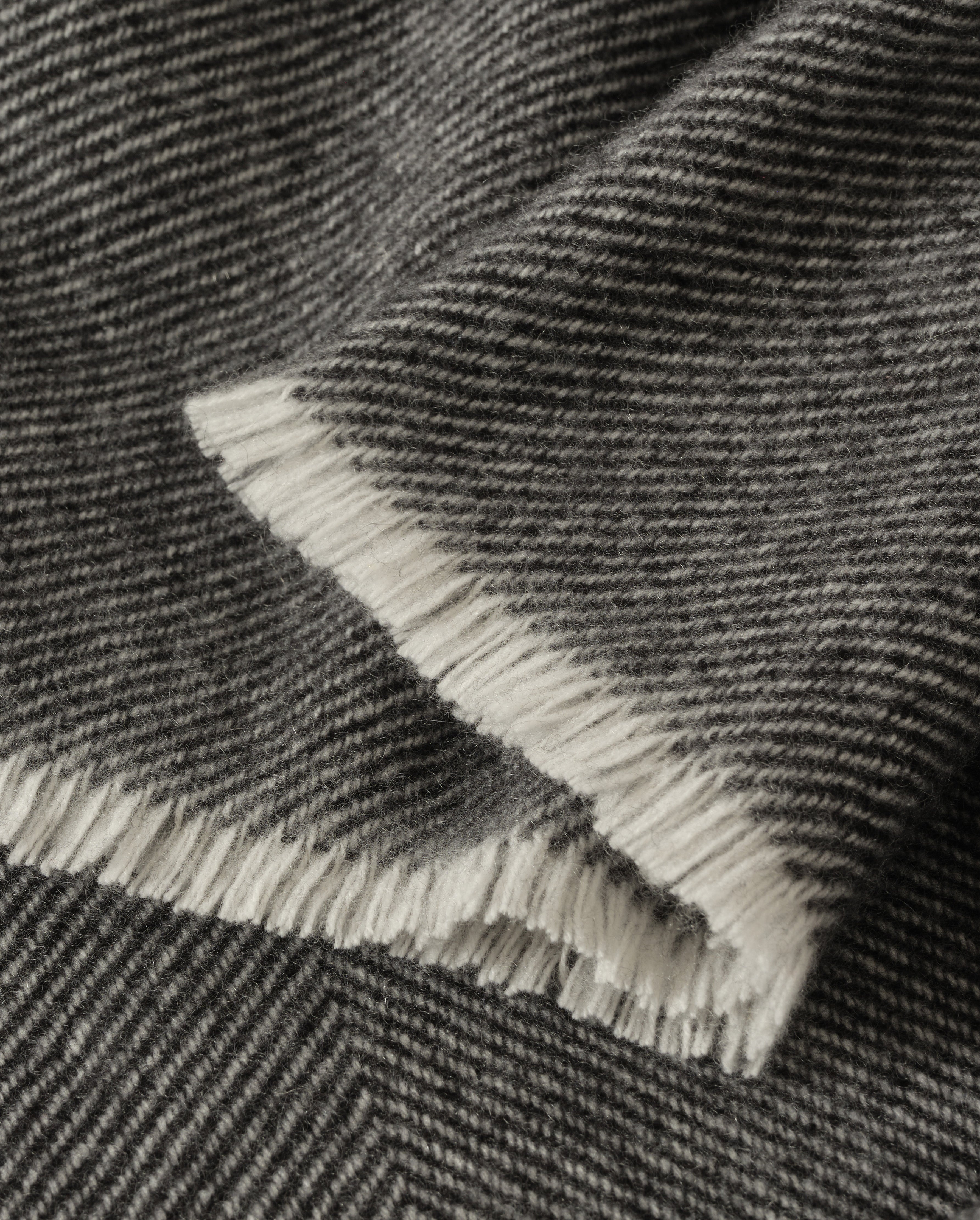 Mountain Twill Black & White Cashmere Throw