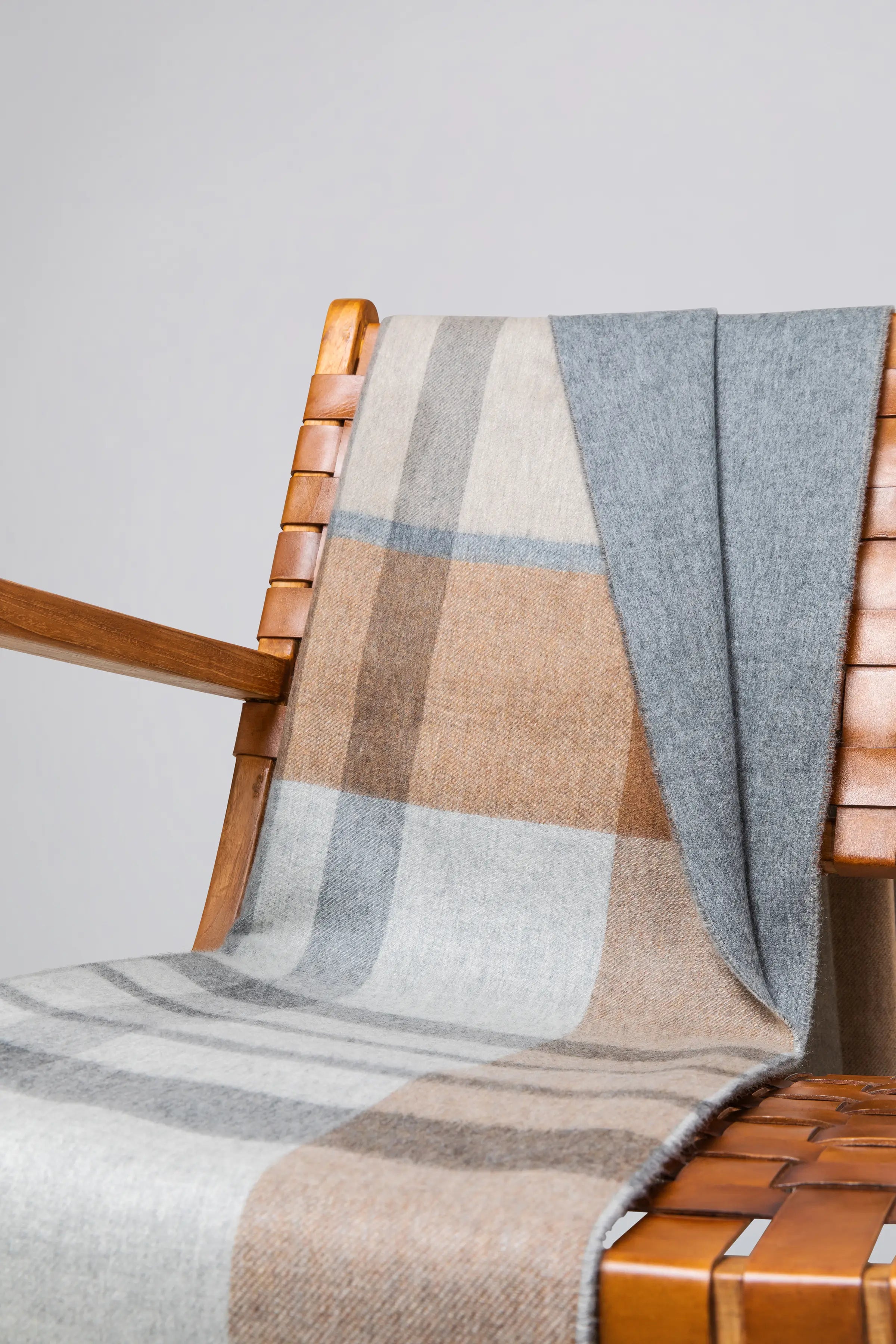 Reversible Cashmere Leven Check Throw
