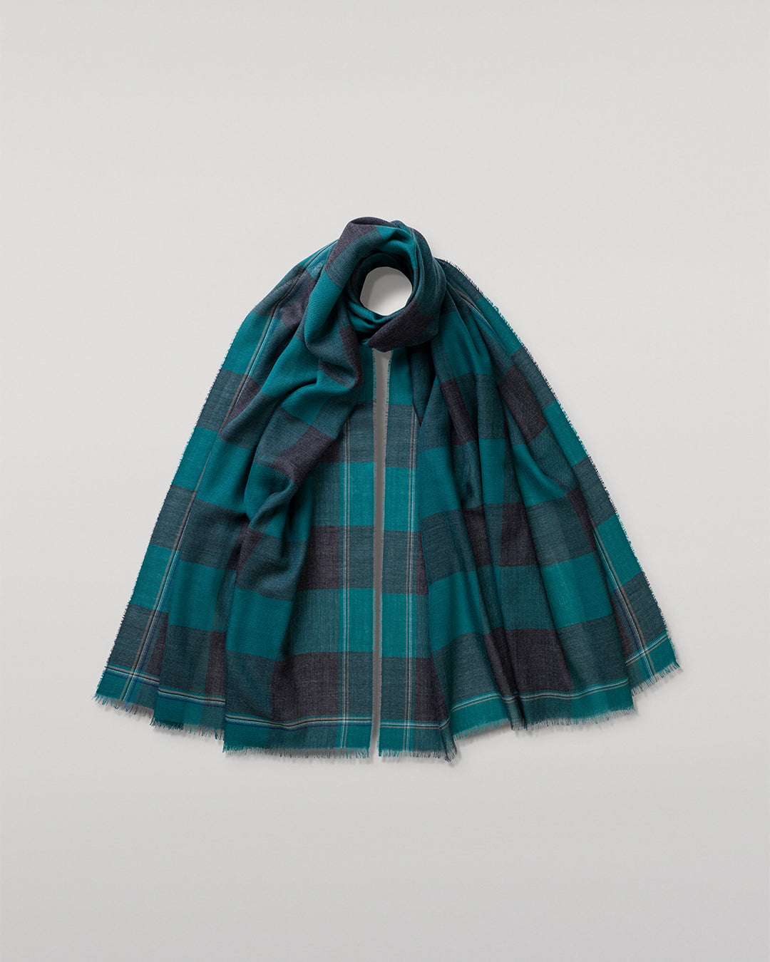 Carnbee Large Gingham Green Cashmere Scarf