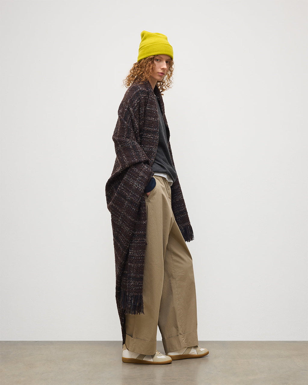 Luxury Texture Throw in Peat Brown & Navy