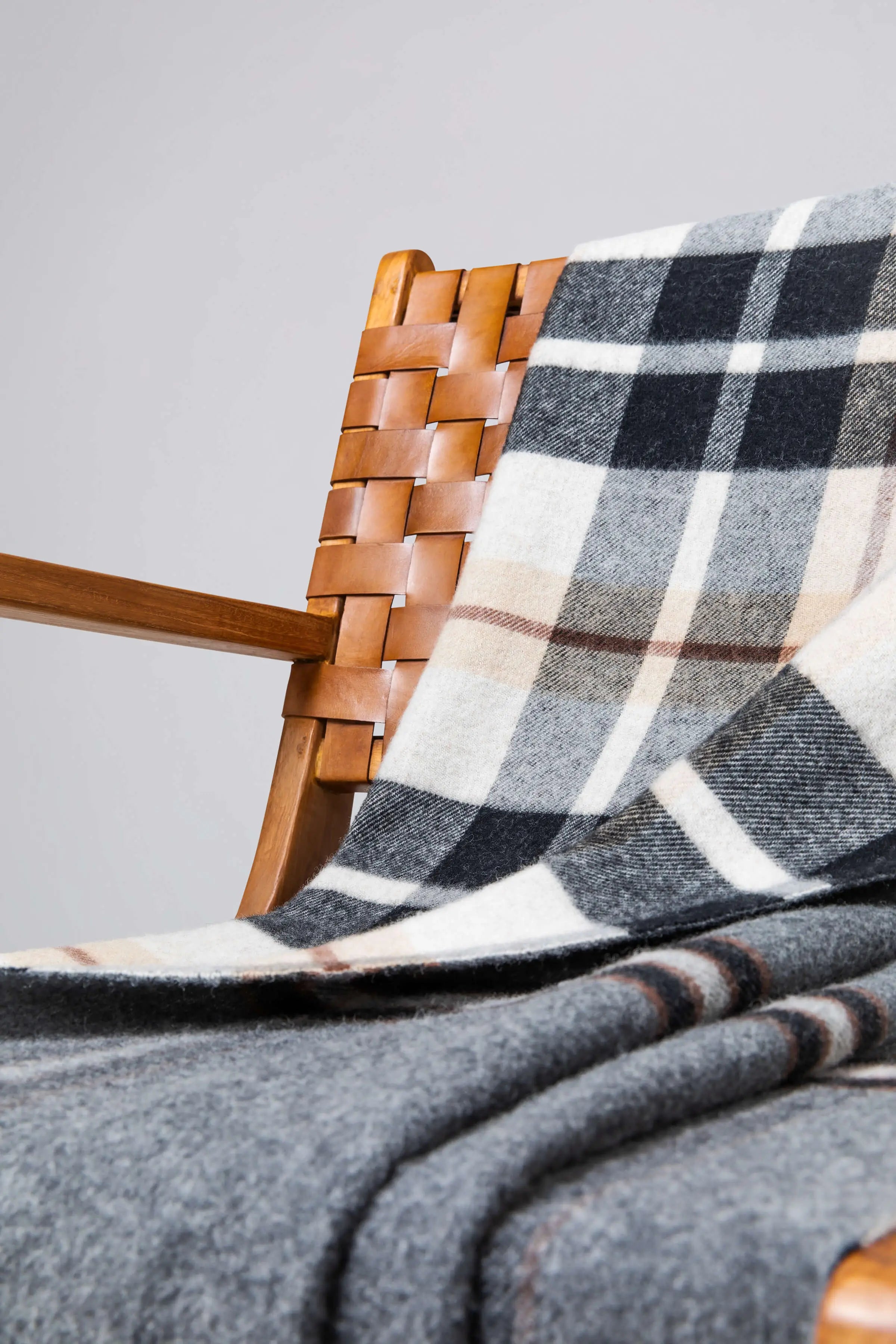 Double Face Lambswool Throw in Black & Brown Plaid