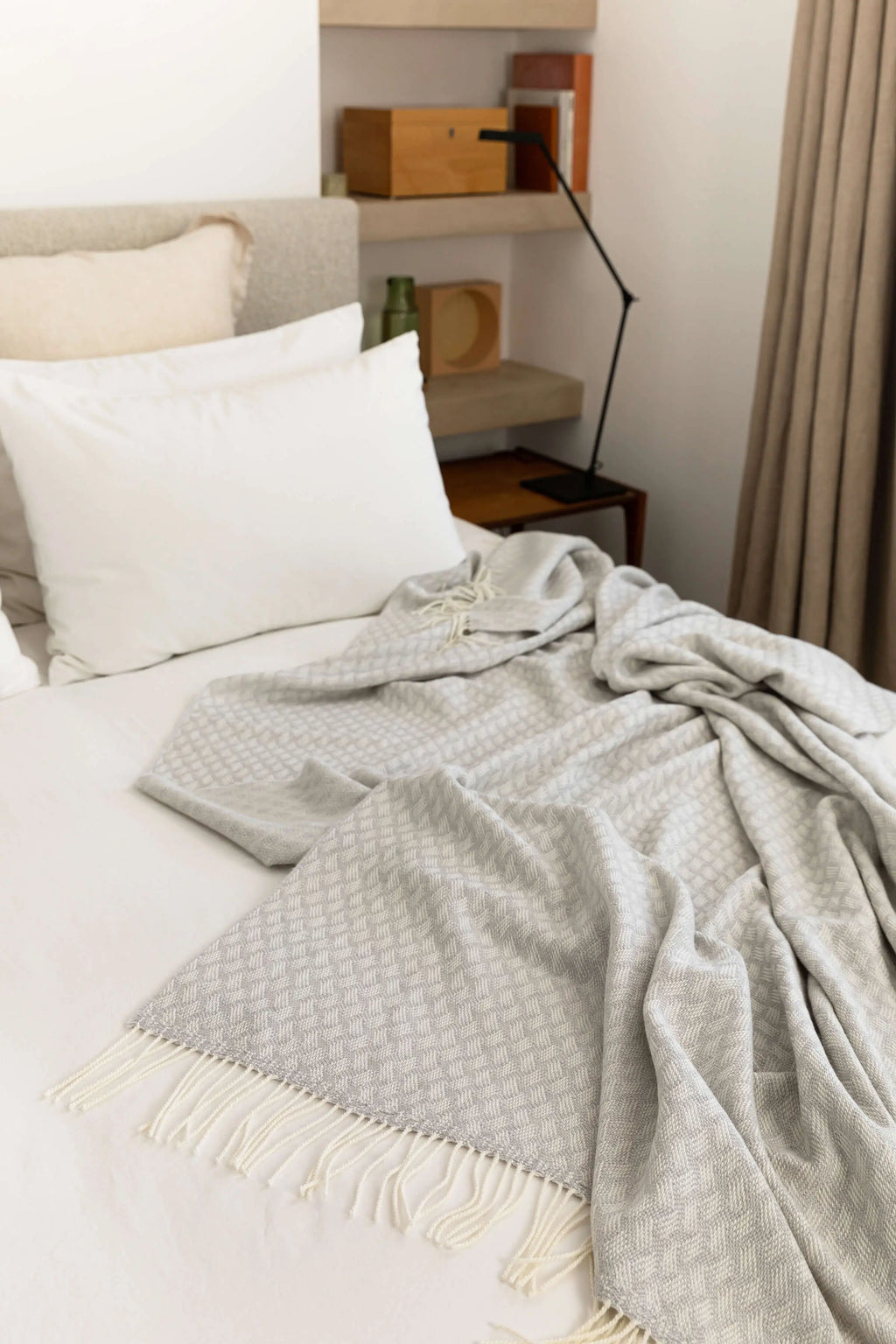 Trellis Weave Merino Bed Throw in Silver