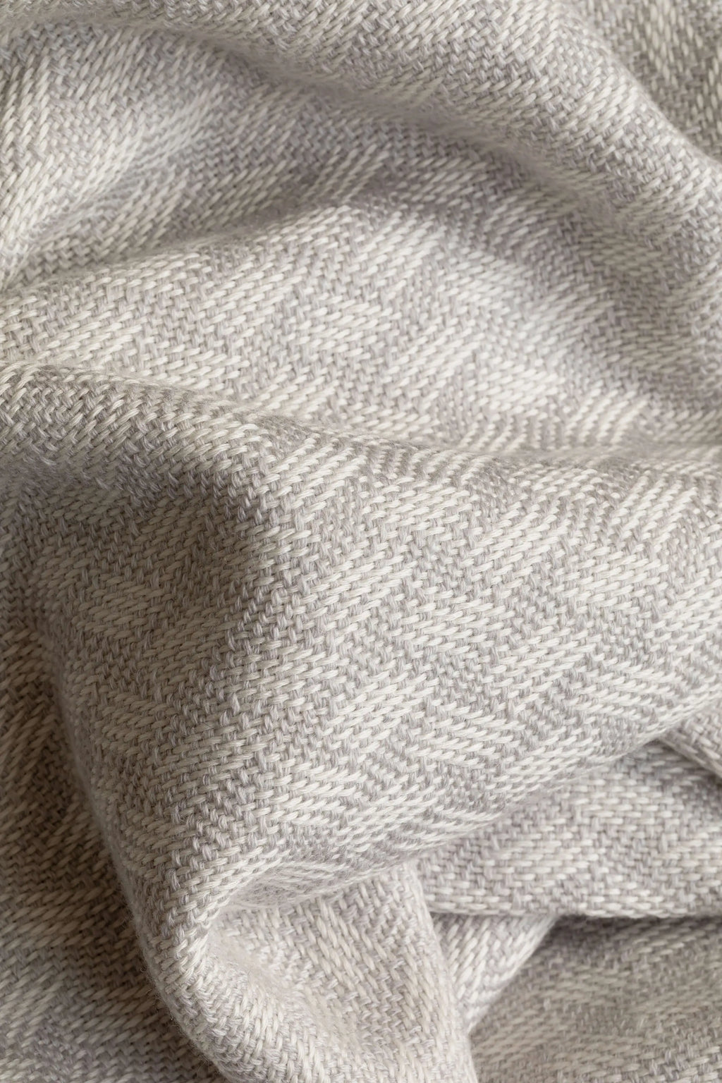Trellis Weave Merino Bed Throw in Silver