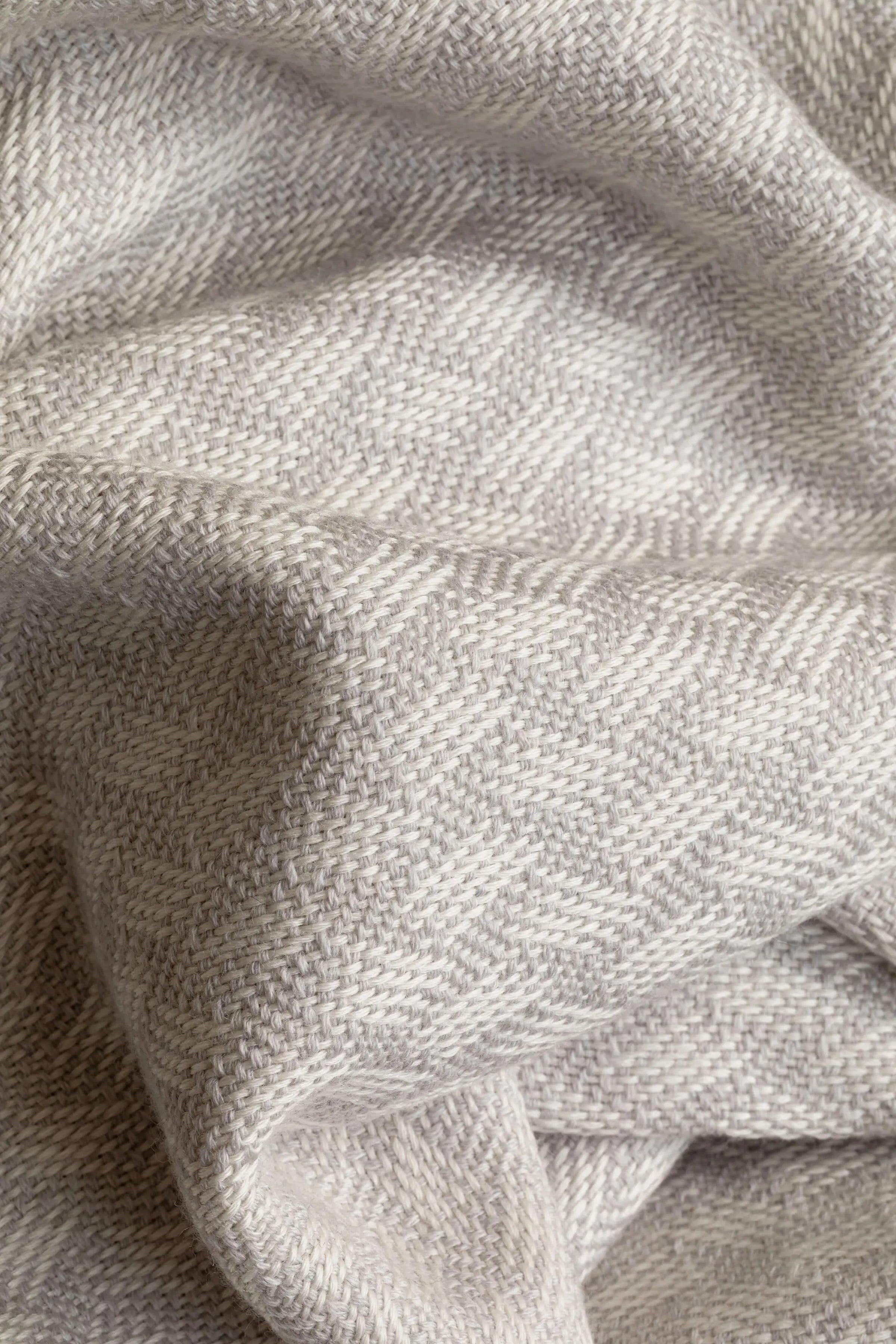 Trellis Weave Merino Bed Throw in Silver
