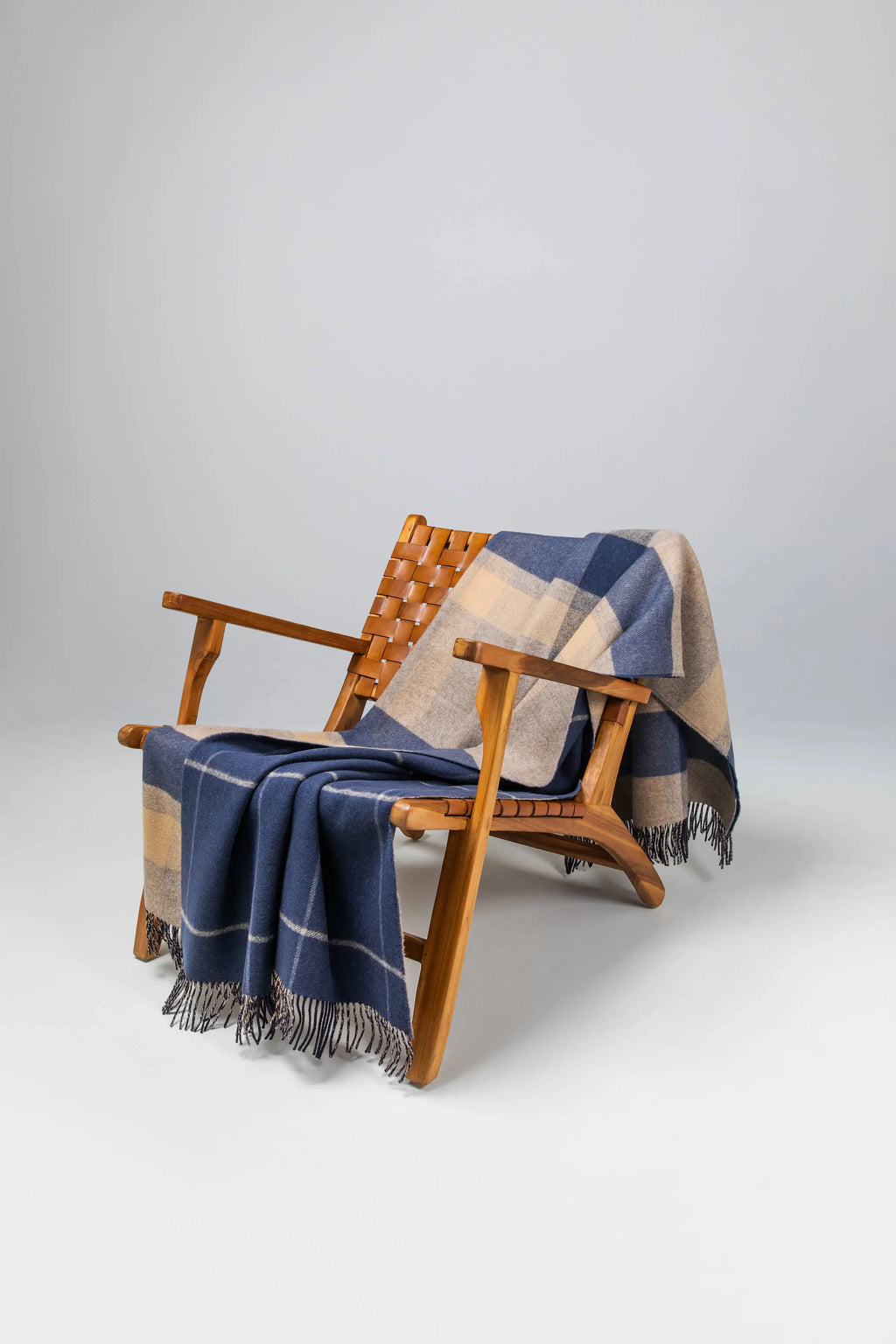 Double Face Lambswool Throw in Brown & Navy Overcheck