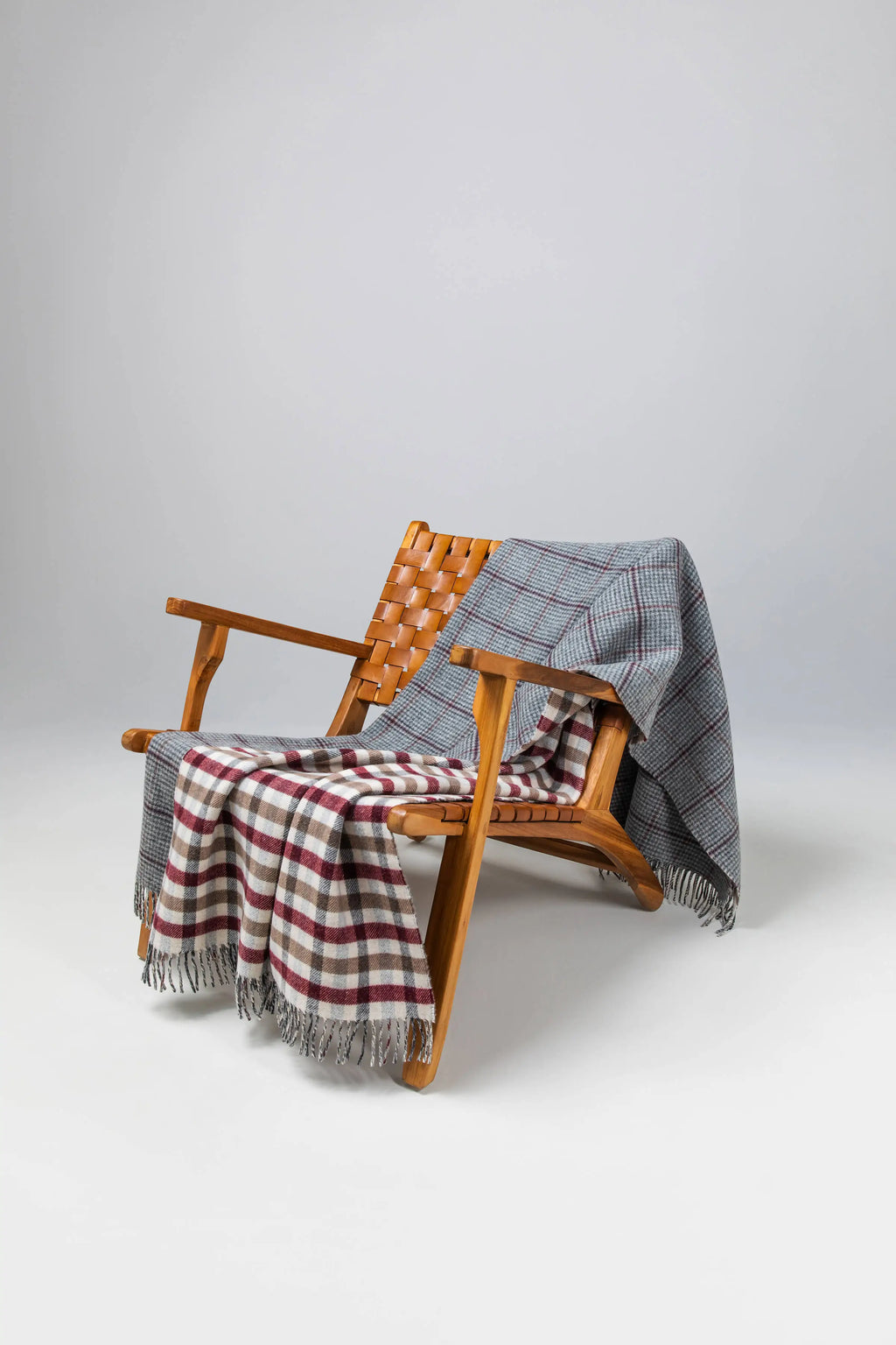 Double Face Lambswool Throw in Houndstooth